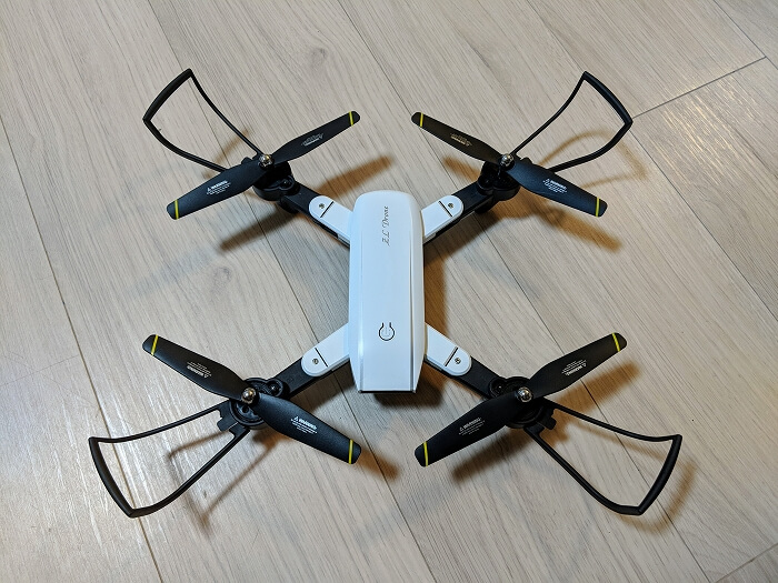 SG700の折りたたみを開いてプロペラガードをつけたところ