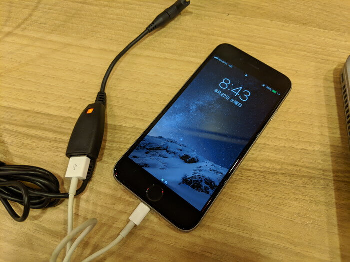 FINsix DARTのケーブル経由でiPhoneを充電してみた