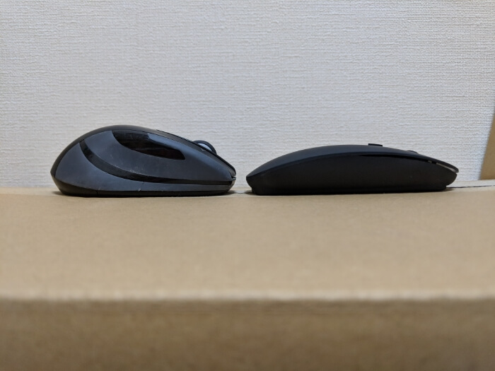 Logicool M545とiduduの薄くて軽いワイヤレスマウスの厚さ比較