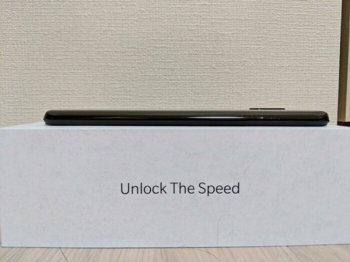 OnePlus 6Tの側面