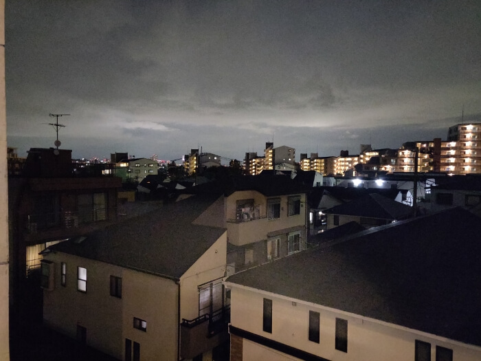 OnePlus 6Tで撮影した暗い住宅街