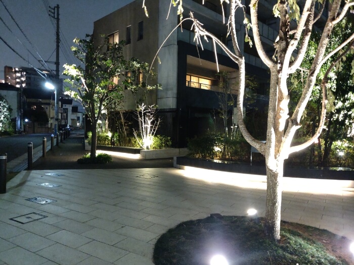 OnePlus 6Tで撮影した真夜中の住宅街