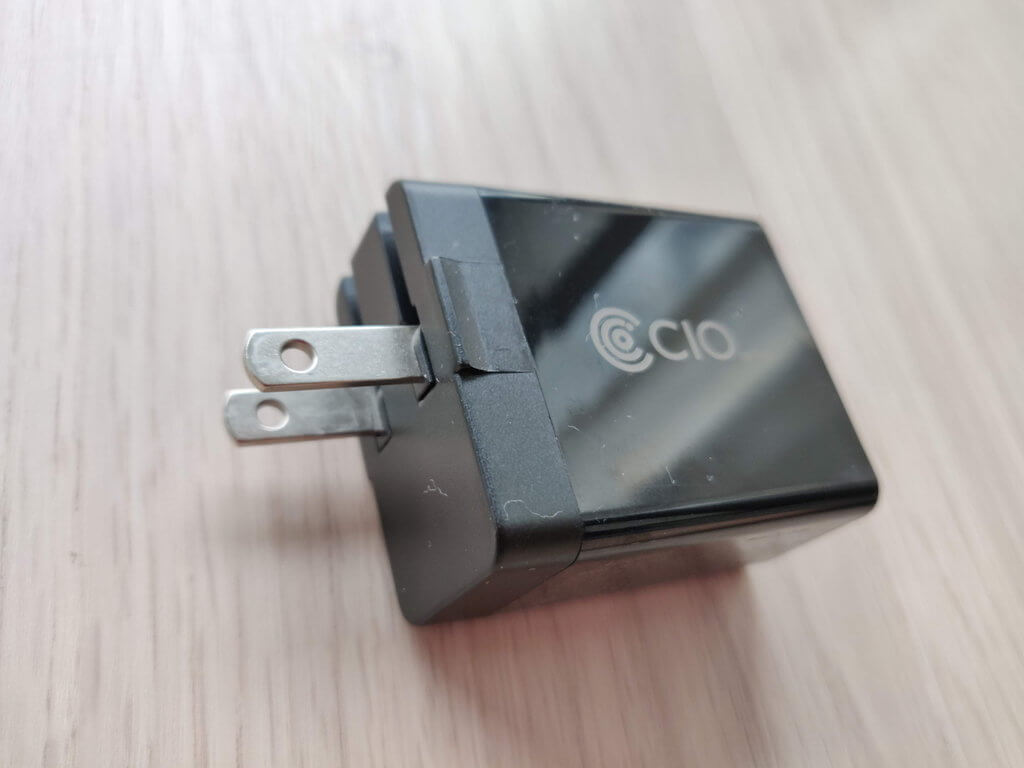 CIO QC PD対応急速充電器はコンセントが折りたたみ可能