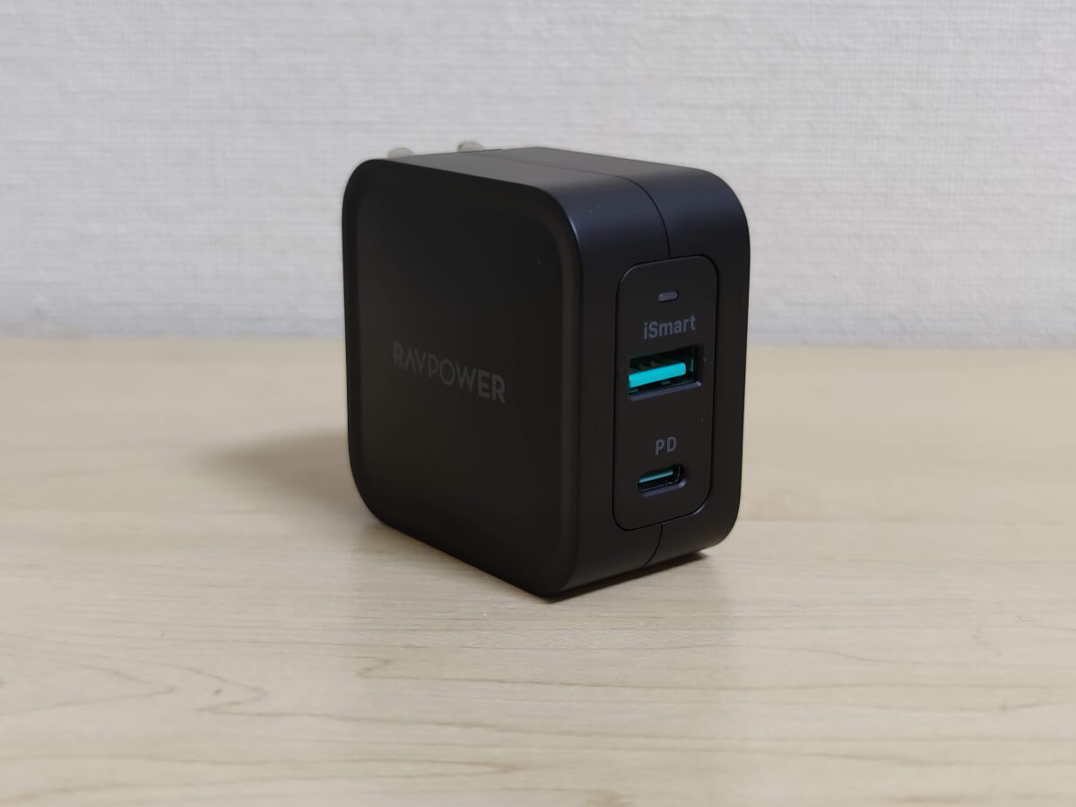 RAVPower RP-PC133はUSB-C（PD 3.0）とUSB-A（iSmart）の2口構成