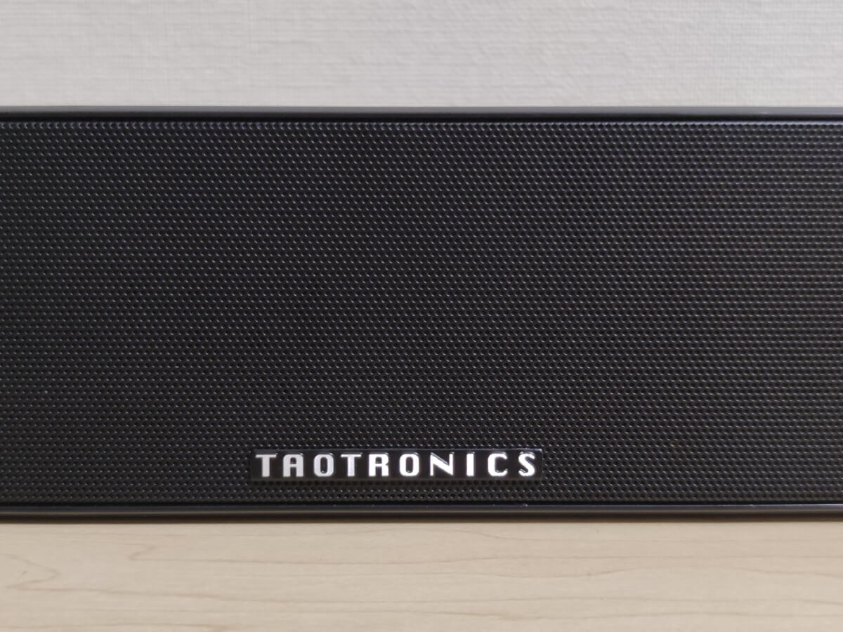 TaoTronics PCサウンドバー TT-SK028 正面のTaoTronicsロゴ