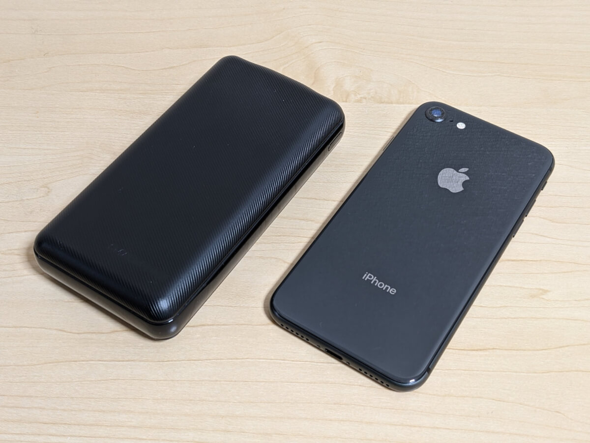 SMARTCOBY 20000 iPhone 8 iPhone SEと大きさを比較