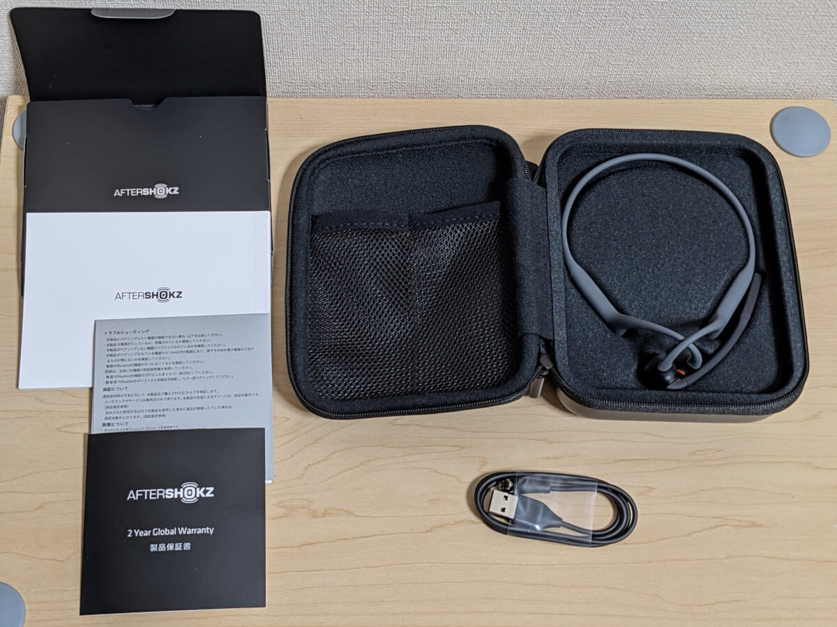 Shokz OpenComm 内容物 同梱物 付属品