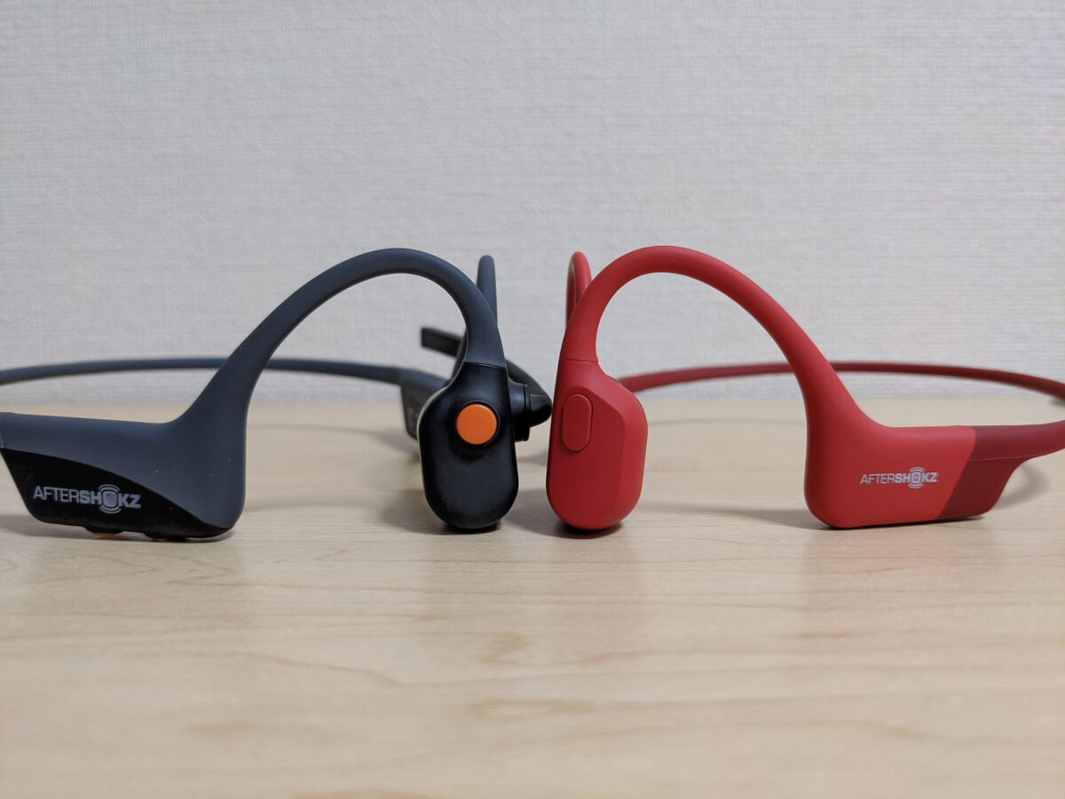 Shokz OpenCommとShokz Aeropex 本体ボタンは位置が逆