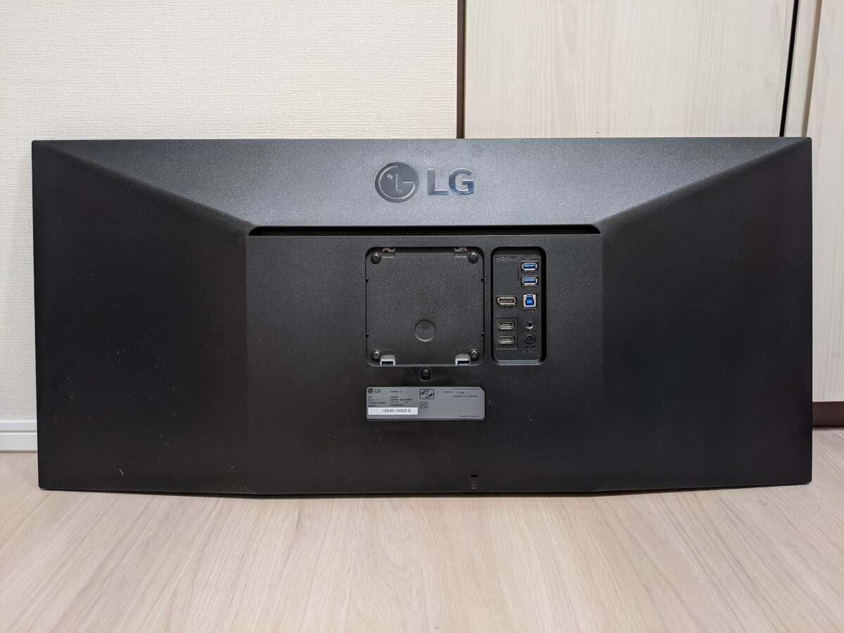 LG 34WN780-B モニター本体 背面の全体像