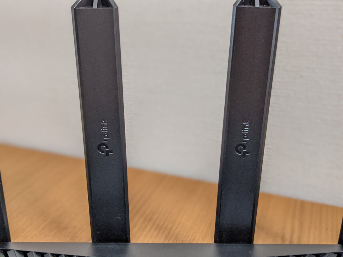 TP-Link Archer AX90 本体 アンテナ部分のデザイン