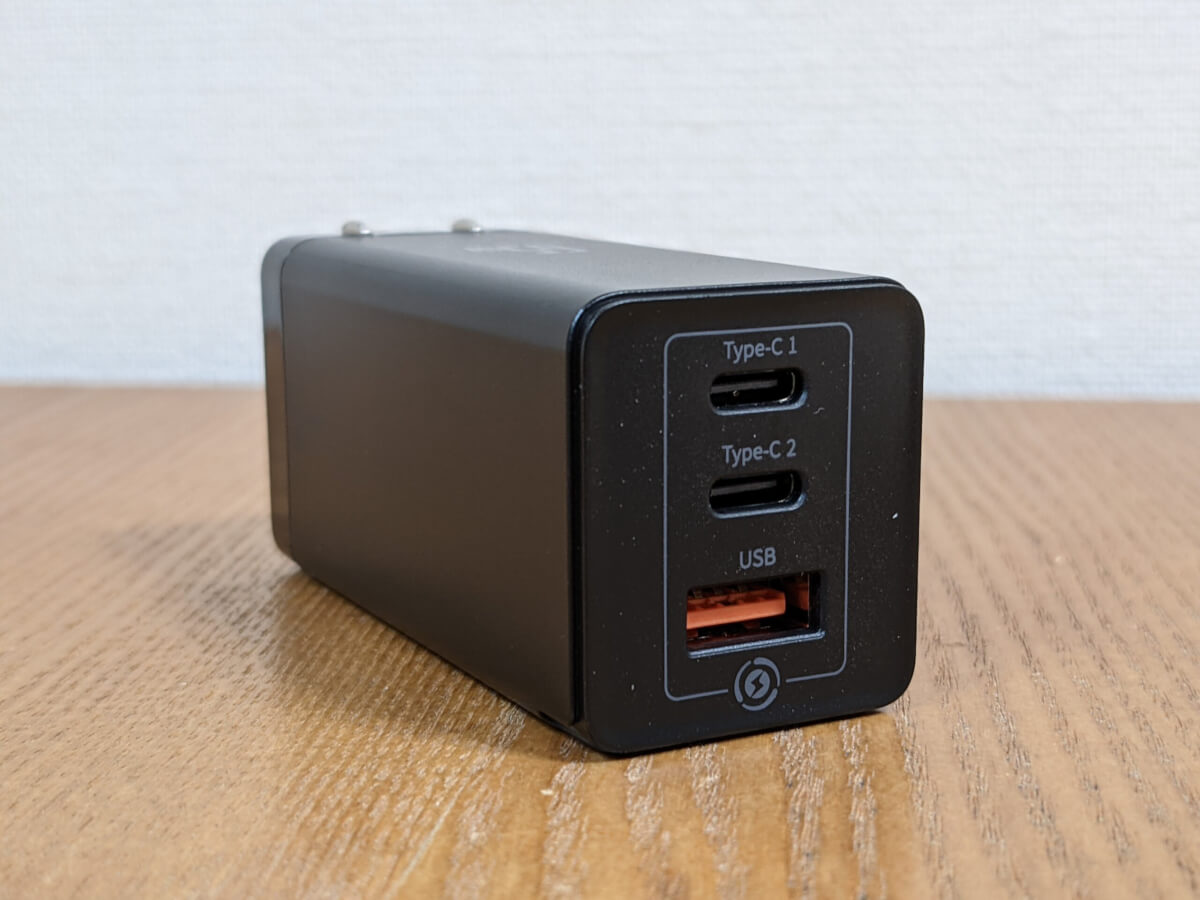 Baseus 65W 2C1A GaN充電器 外観 USBポート構成