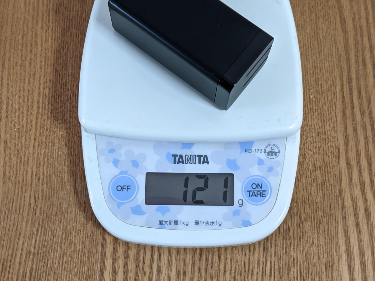 Baseus 65W 2C1A GaN充電器 重さ 121g