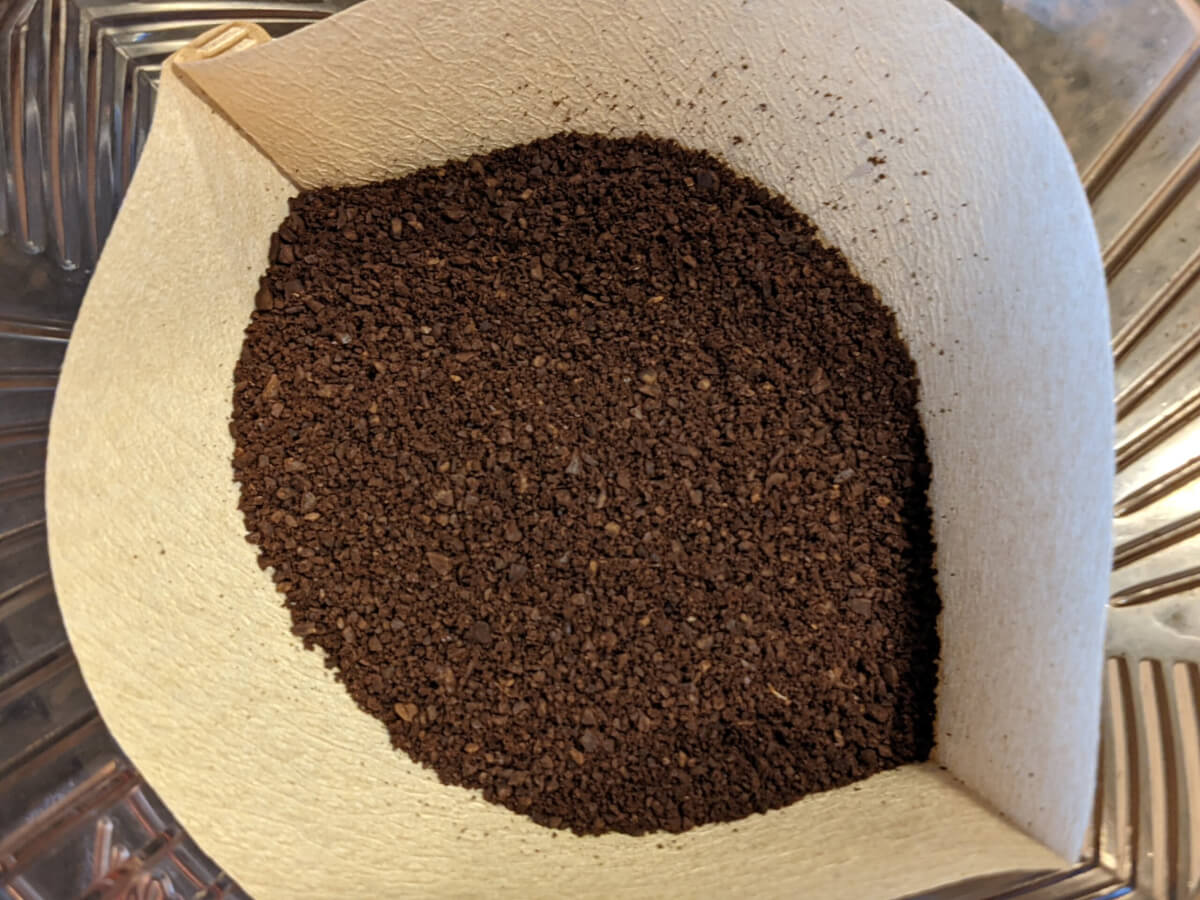 CrushGrind Columbiaで挽いたコーヒー豆。中挽き