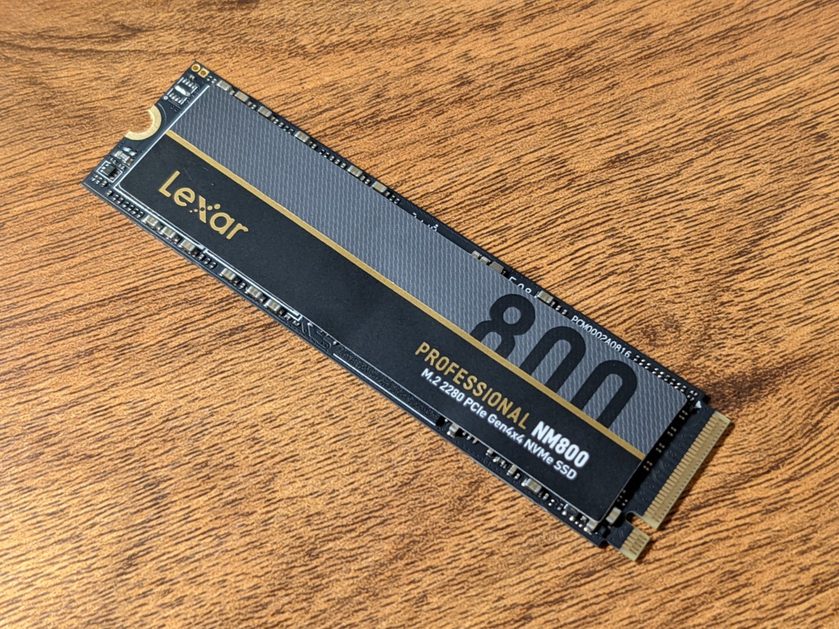 Lexar NM800 M.2 2280 PCIe Gen 4x4 NVMe SSD 表側