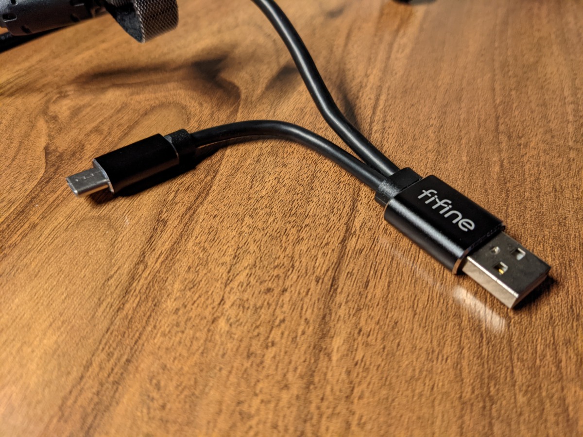 FIFINE K683A USBコンデンサーマイク PC 接続用の USB 端子 USB-AとUSB-C 両方を備えている