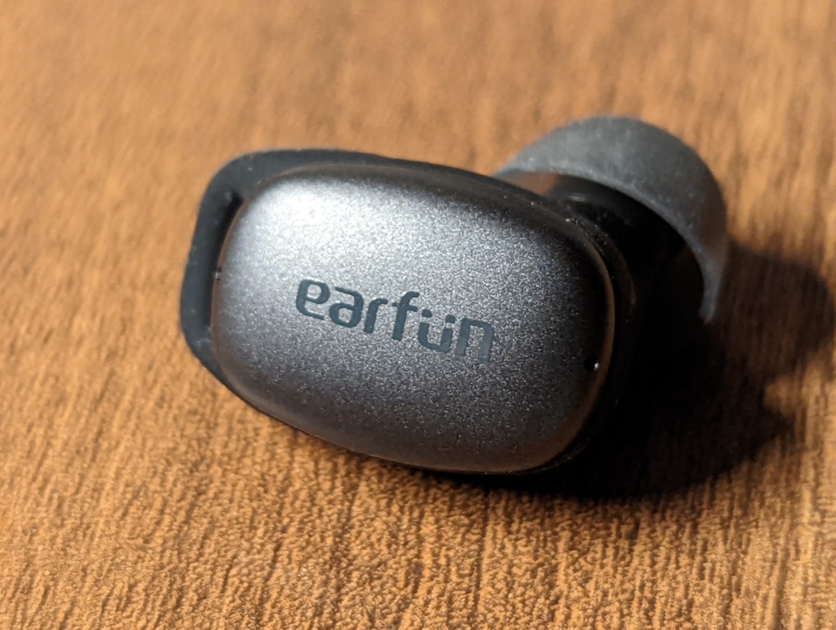 EarFun Free Pro 2 完全ワイヤレスイヤホン レビュー ロゴ部分がタップ操作の検知領域