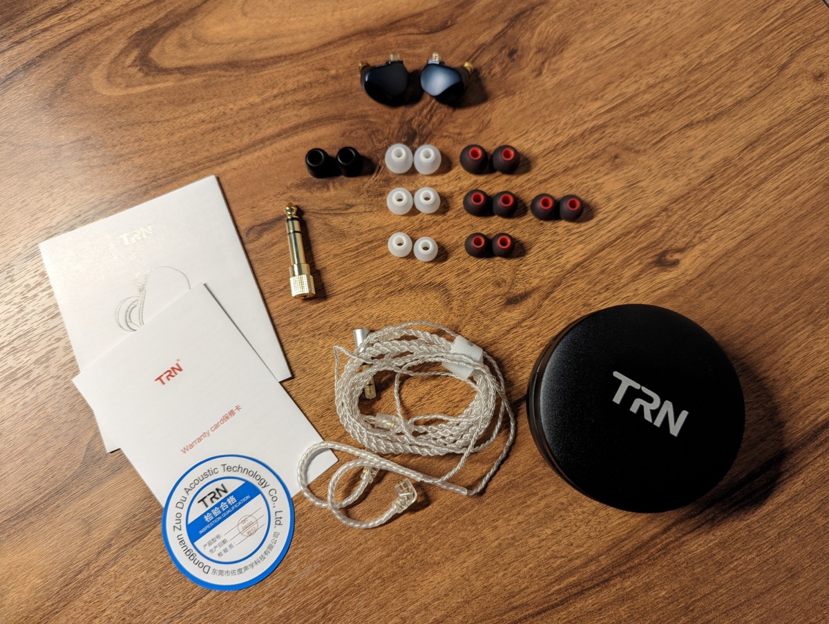 TRN VX pro HiFiイヤホン 本体と付属品