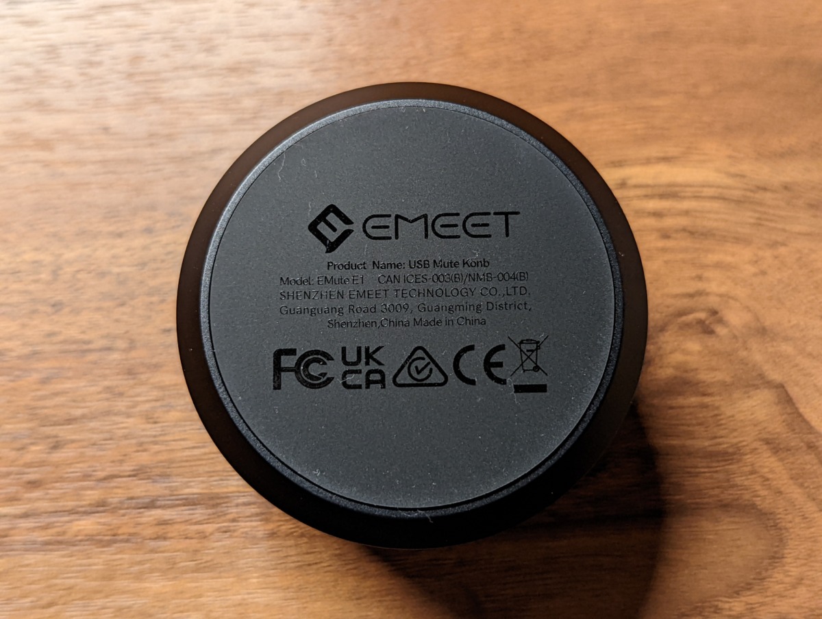 eMeet EMute E1 レビュー 底面 各種規格の印字