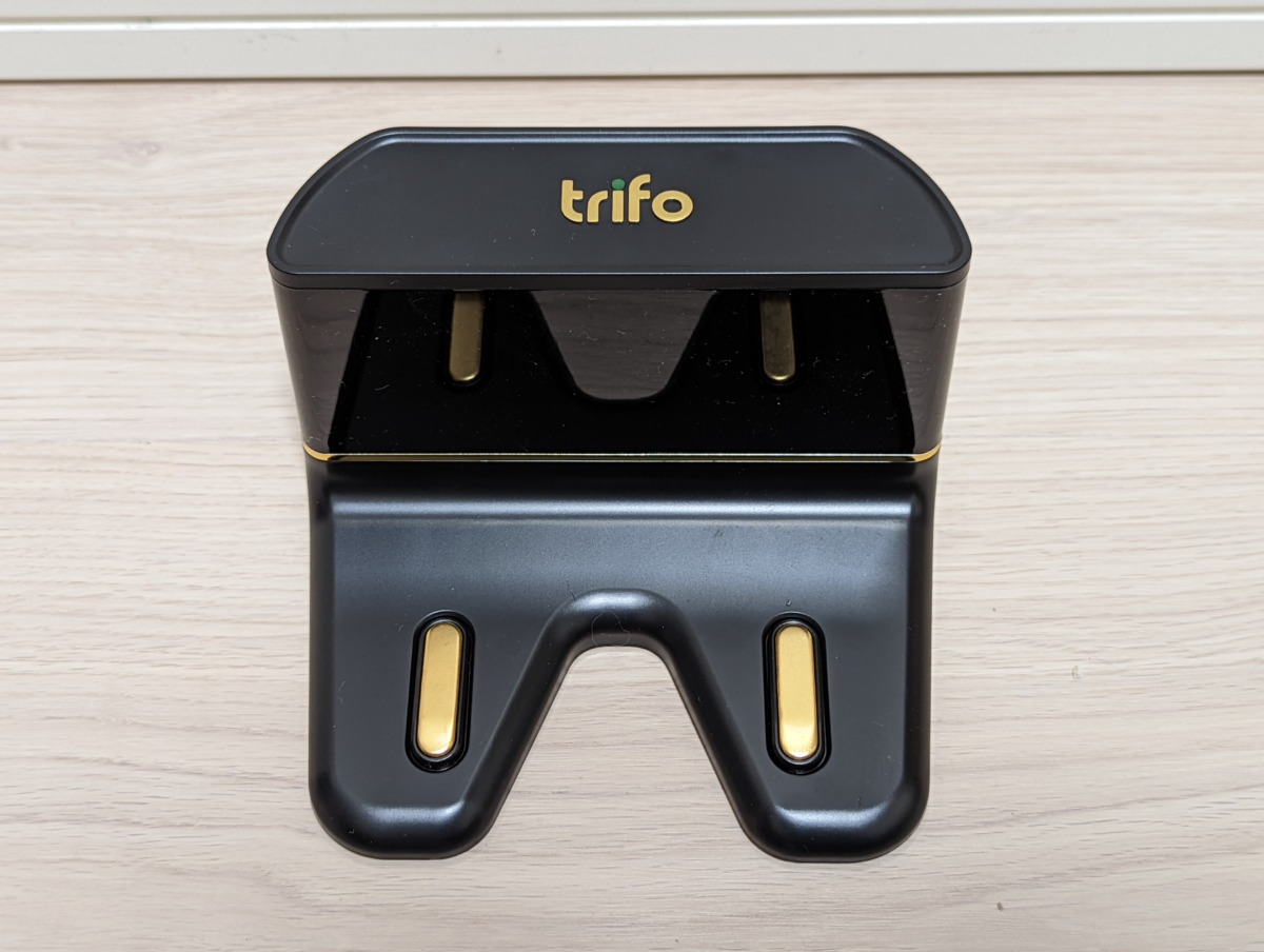 Trifo Ollie 監視カメラ 見守りカメラつきロボット掃除機レビュー 本体 充電ステーション 全体像