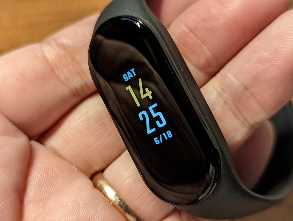 Xiaomi Smart Band Mi band 7 レビュー 常時画面オン 省電力時の表示