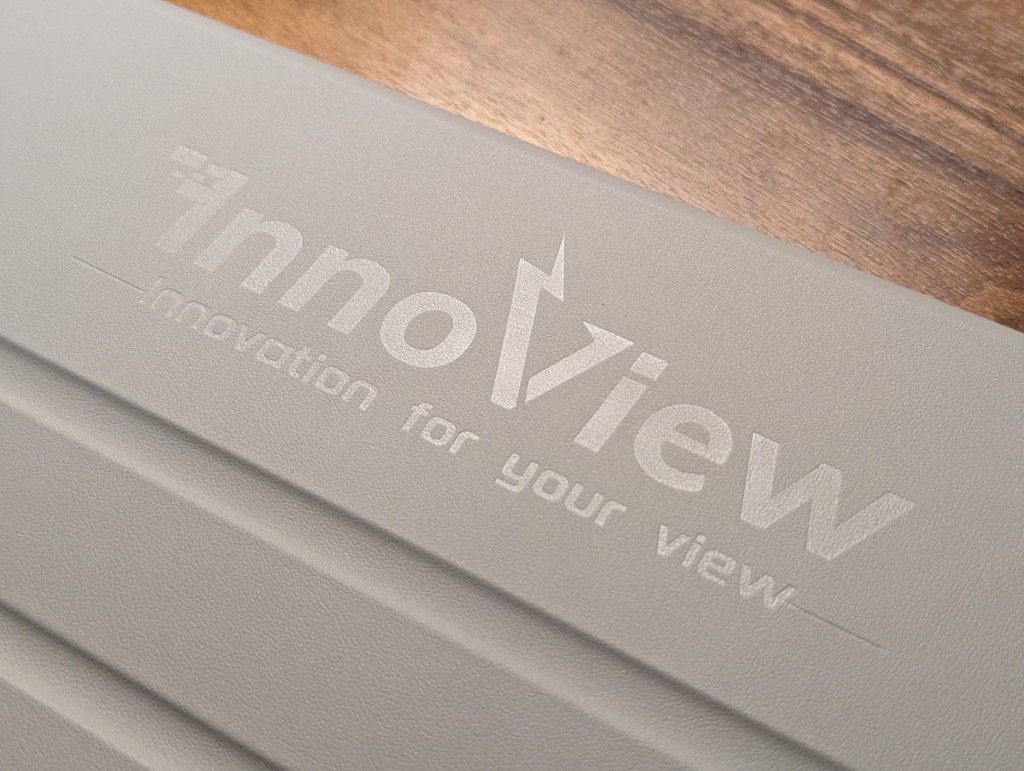 VESAマウント対応モバイルモニターInnoView INVPM406レビュー 本体 パネルカバー デザイン