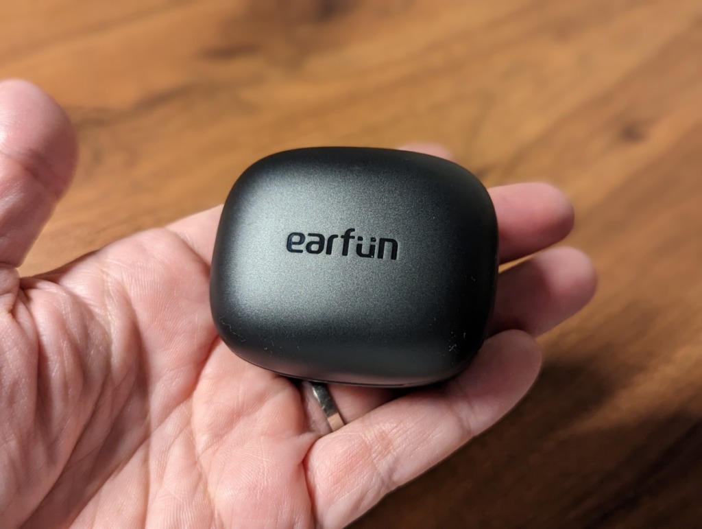 EarFun Air Pro 3 レビュー 本体の大きさイメージ
