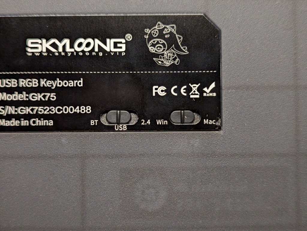 Skyloong GK75 キーボード レビュー 裏側 モードスイッチ
