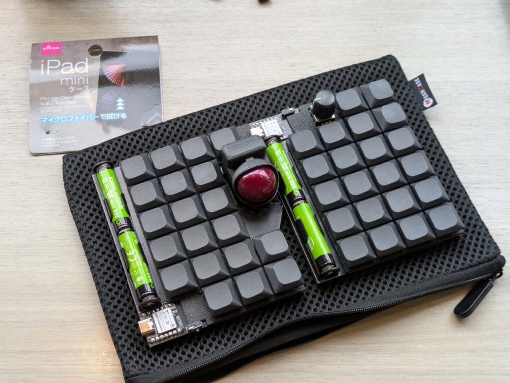 ダイソー マイクロファイバーで拭けるiPad miniケース cool642tbにぴったり