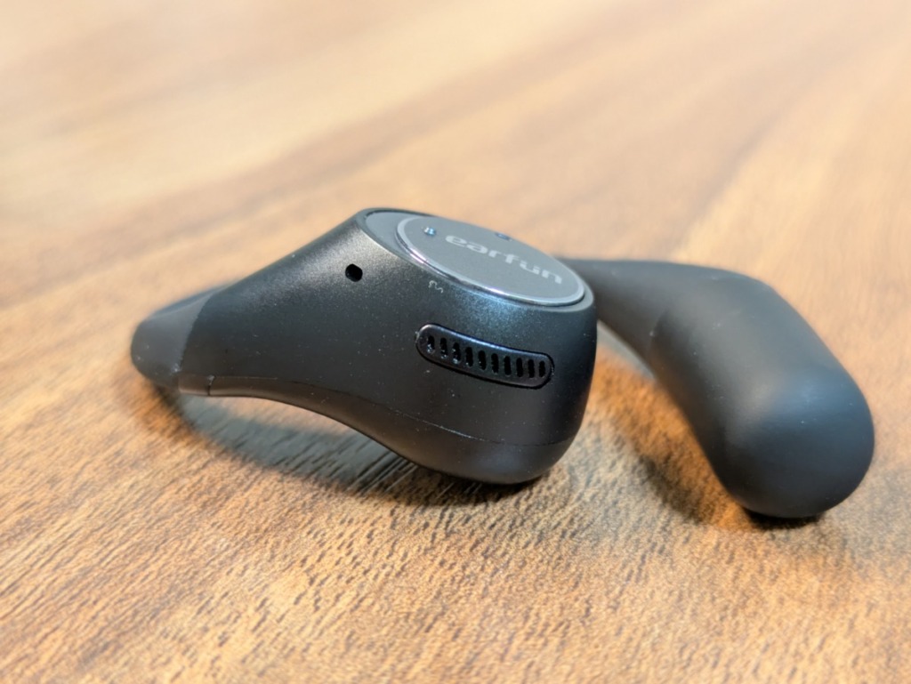 EarFun OpenJumpレビュー 本体 下側 マイク