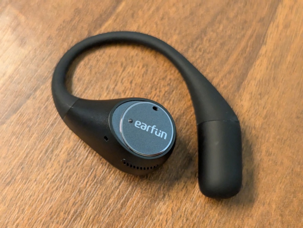 EarFun OpenJumpレビュー 本体 外側 ロゴ タッチ領域