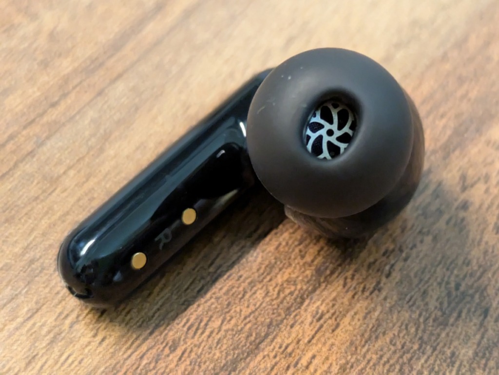 EarFun Air Pro 4iレビュー 本体 スピーカー ノズル 楕円形